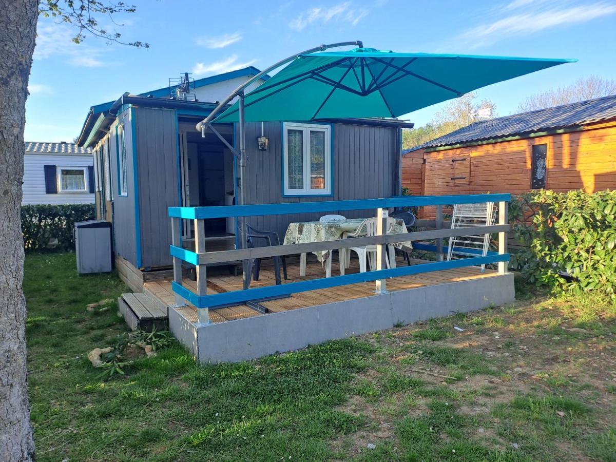 ホテル Chalet Pour 5 Personnes Equipe Sur Emplacement Privatif Dans Camping 4 Etoiles Appartenant Et Gere Par Un Particulier フォワ エクステリア 写真