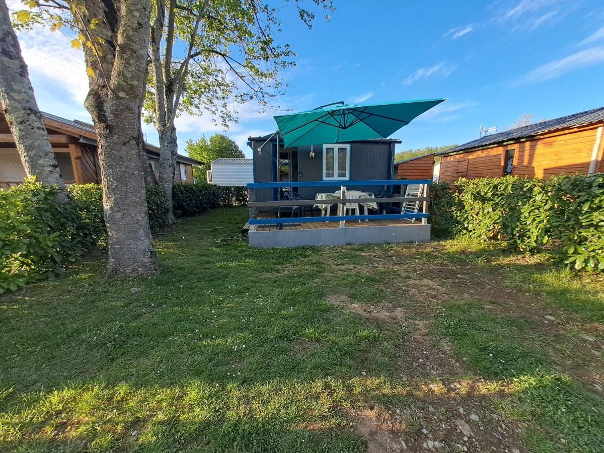 ホテル Chalet Pour 5 Personnes Equipe Sur Emplacement Privatif Dans Camping 4 Etoiles Appartenant Et Gere Par Un Particulier フォワ エクステリア 写真