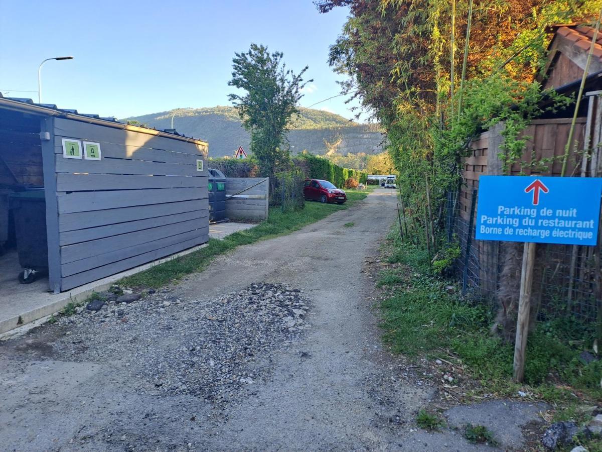 ホテル Chalet Pour 5 Personnes Equipe Sur Emplacement Privatif Dans Camping 4 Etoiles Appartenant Et Gere Par Un Particulier フォワ エクステリア 写真