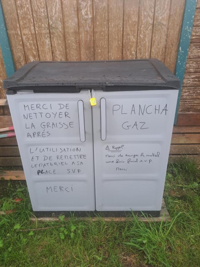 ホテル Chalet Pour 5 Personnes Equipe Sur Emplacement Privatif Dans Camping 4 Etoiles Appartenant Et Gere Par Un Particulier フォワ エクステリア 写真