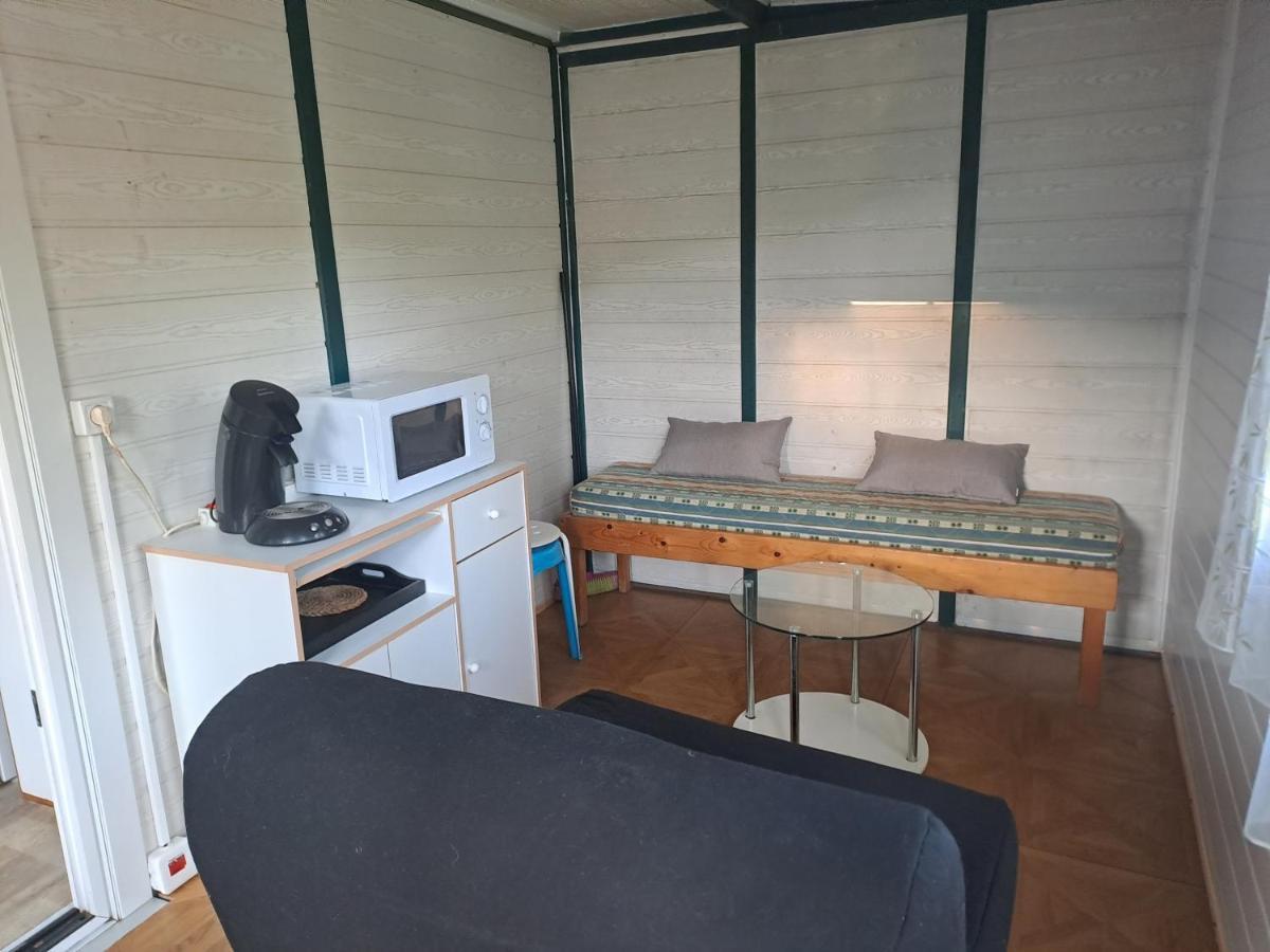 ホテル Chalet Pour 5 Personnes Equipe Sur Emplacement Privatif Dans Camping 4 Etoiles Appartenant Et Gere Par Un Particulier フォワ エクステリア 写真