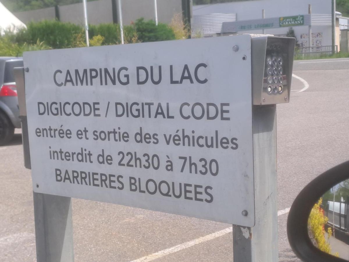 ホテル Chalet Pour 5 Personnes Equipe Sur Emplacement Privatif Dans Camping 4 Etoiles Appartenant Et Gere Par Un Particulier フォワ エクステリア 写真